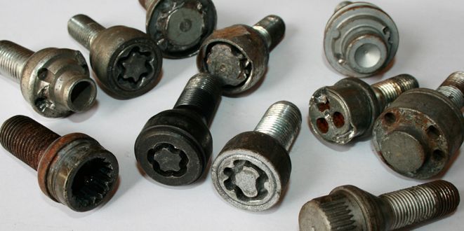 tire lock nut removal